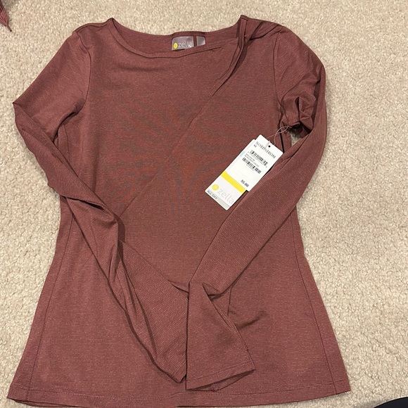 Brand new Zella athletic shirt! Super cute open twist detail on collar! - Picture 1 of 4